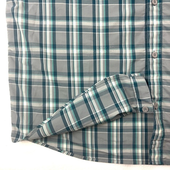 Patagonia Turquoise/Gray Plaid Flap Pocket Collar Short Sleeve Button Shirt (L) - Picture 6 of 14